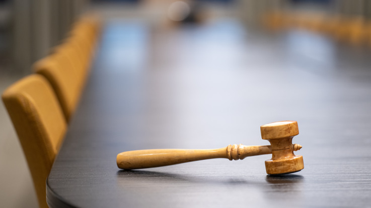 En beslutsklubba i styrelserummet