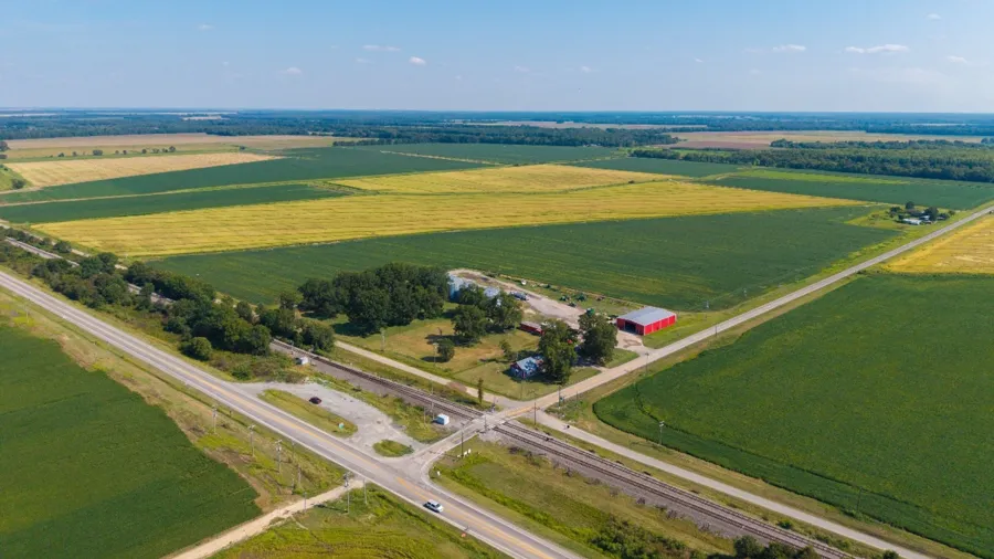 Bild från luften på en gård.