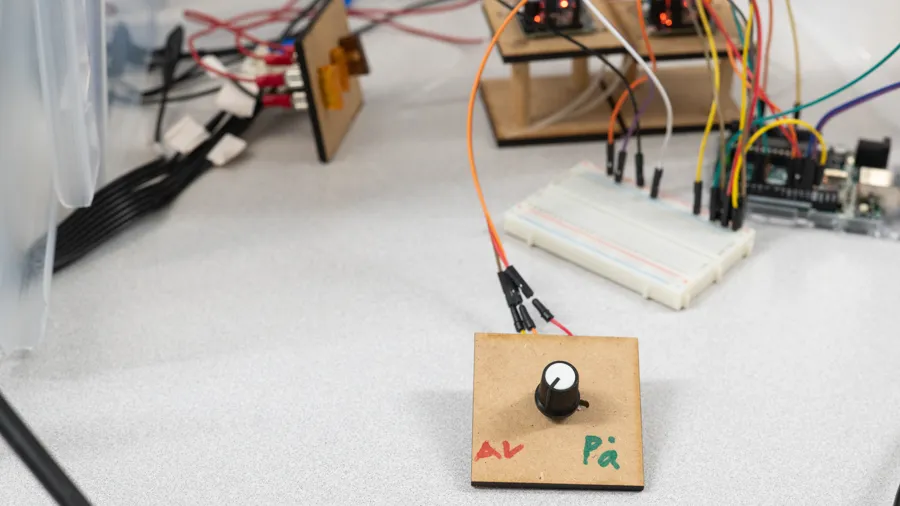 en av- och på-knapp.
